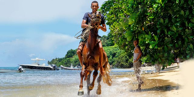 Secluded horse riding on the riambel beach (4)